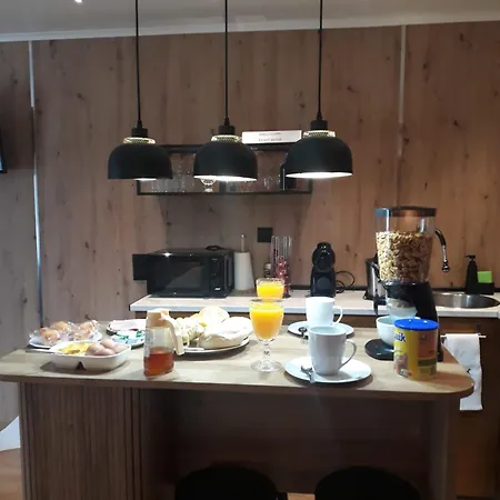 Casa Laranjeiras 4*